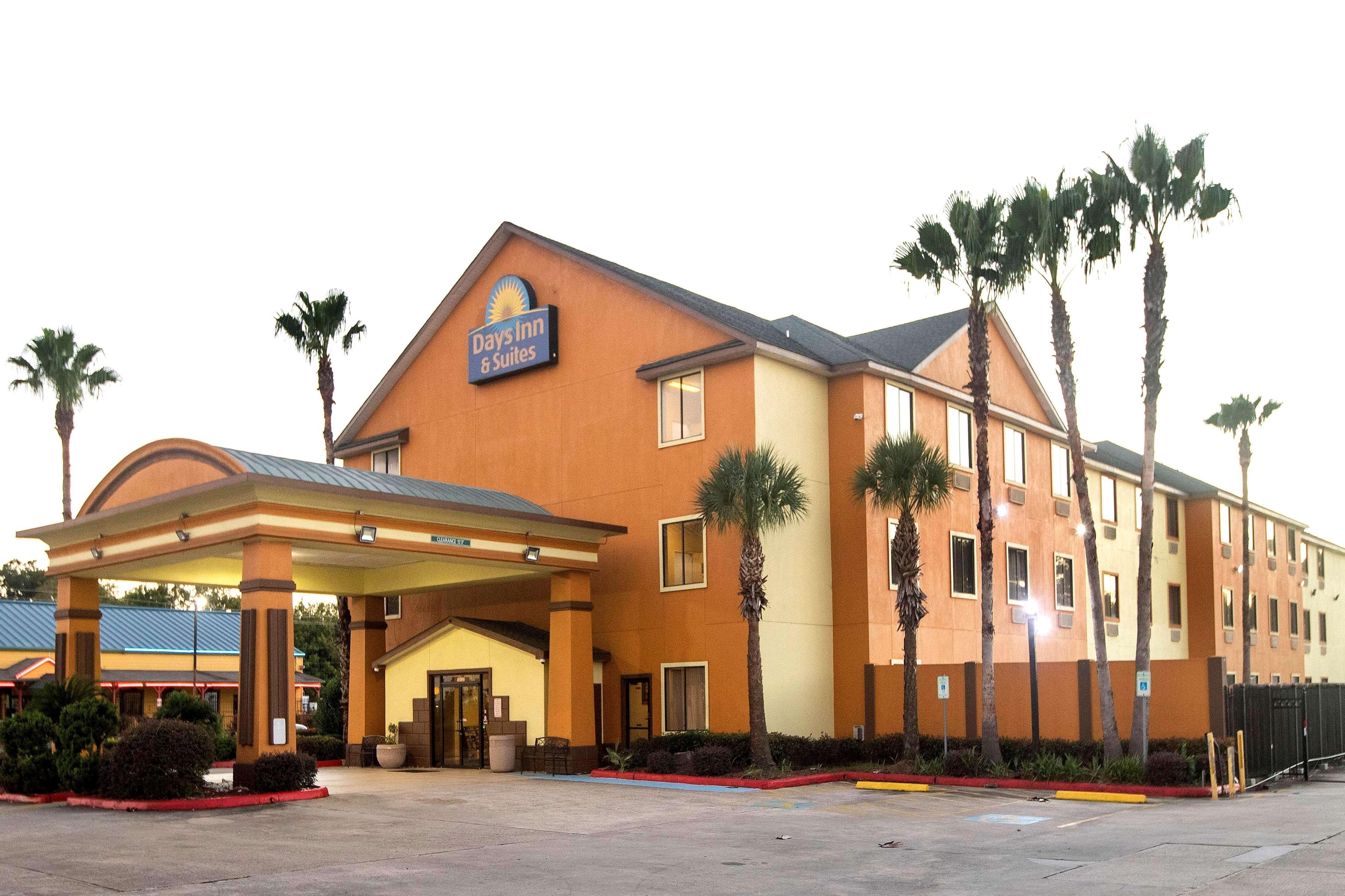 Days Inn & Suites By Wyndham Houston North/Aldine Buitenkant foto