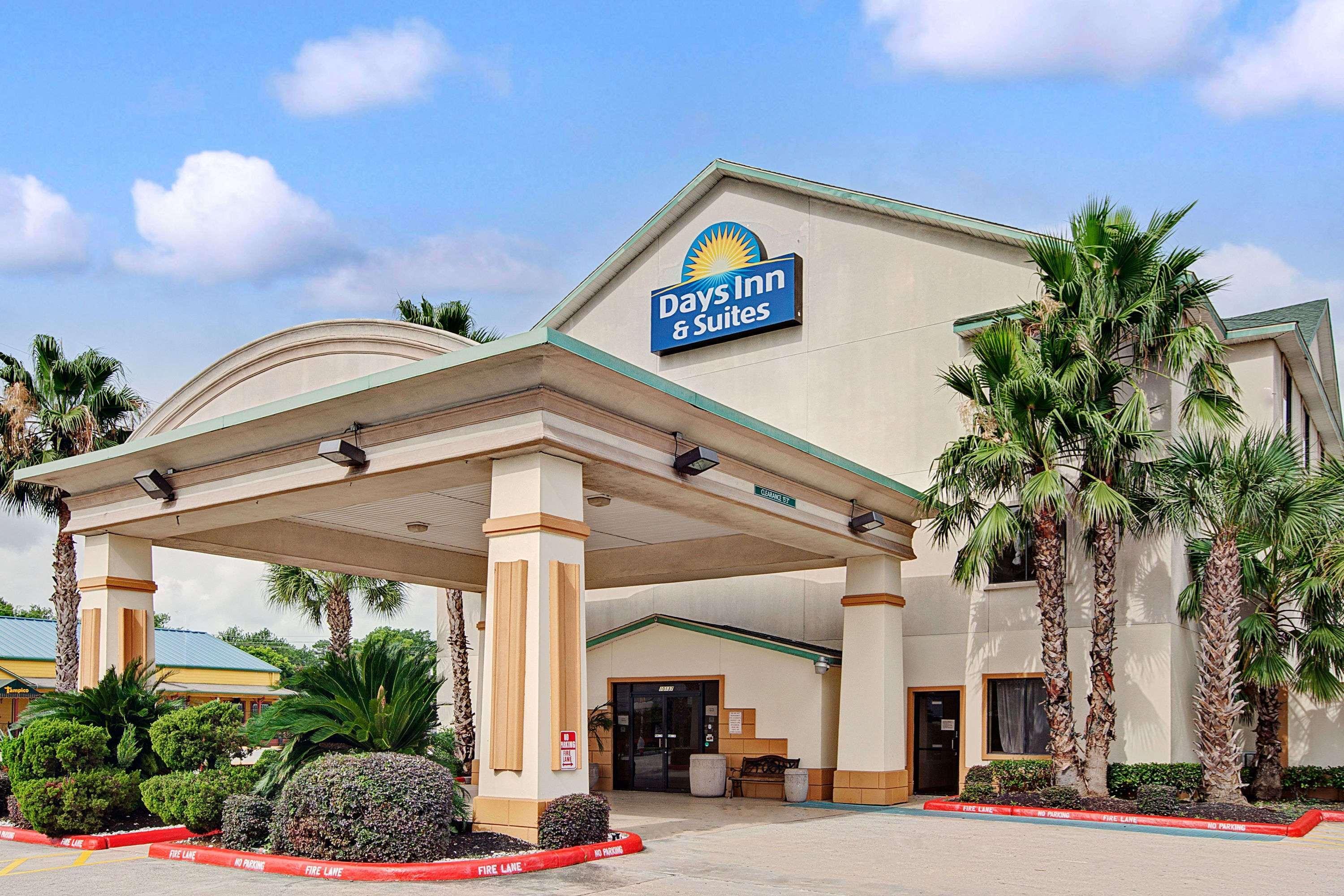 Days Inn & Suites By Wyndham Houston North/Aldine Buitenkant foto