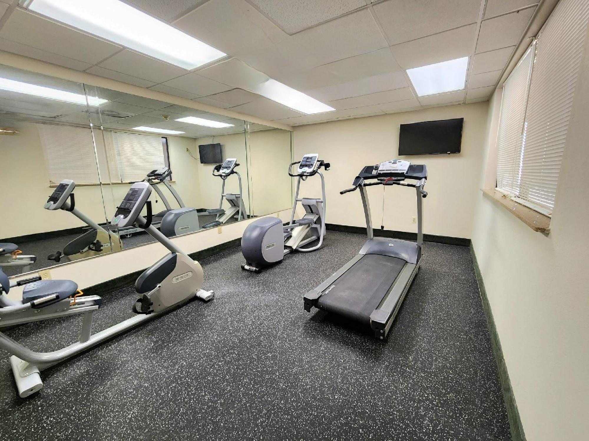 Days Inn & Suites By Wyndham Houston North/Aldine Buitenkant foto