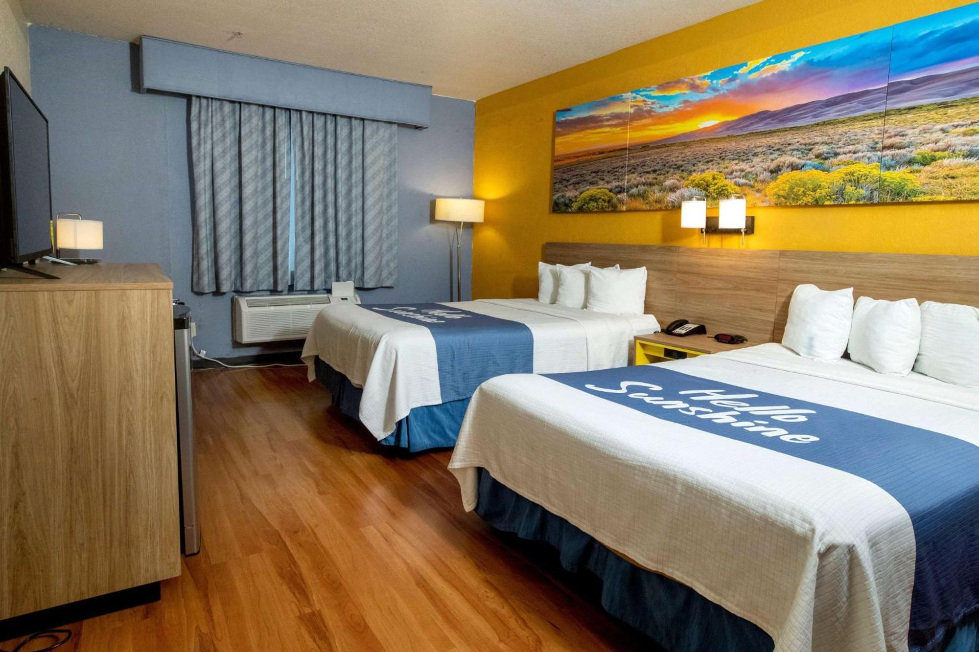 Days Inn & Suites By Wyndham Houston North/Aldine Buitenkant foto